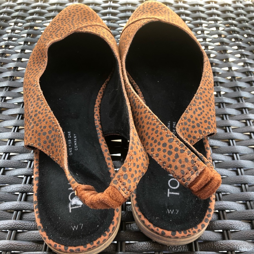 Toms : Leopard Print Slip on flats - Picture 3 of 5